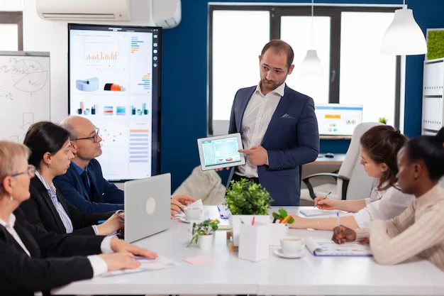 Company leadership briefing team for smooth event execution in UK